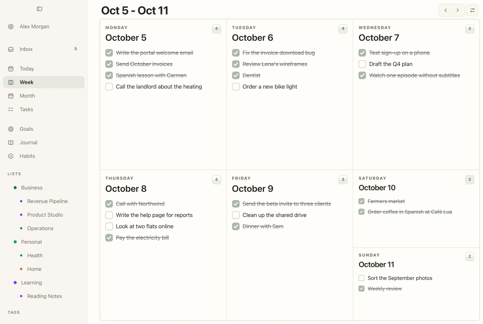 Plannedo's Week view on a Mac for October 5 to 11: 22 tasks across the days, 15 ticked off and crossed out, and seven still open, including 'Draft the Q4 plan' on Wednesday and 'Look at two flats online' on Thursday.